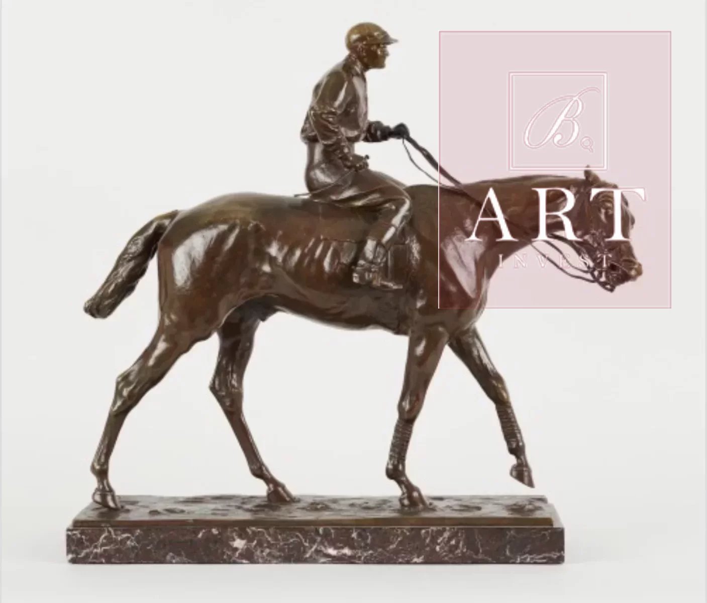 Élégante sculpture en bronze représentant un jockey signée Jean Cazal. H: 55cm.