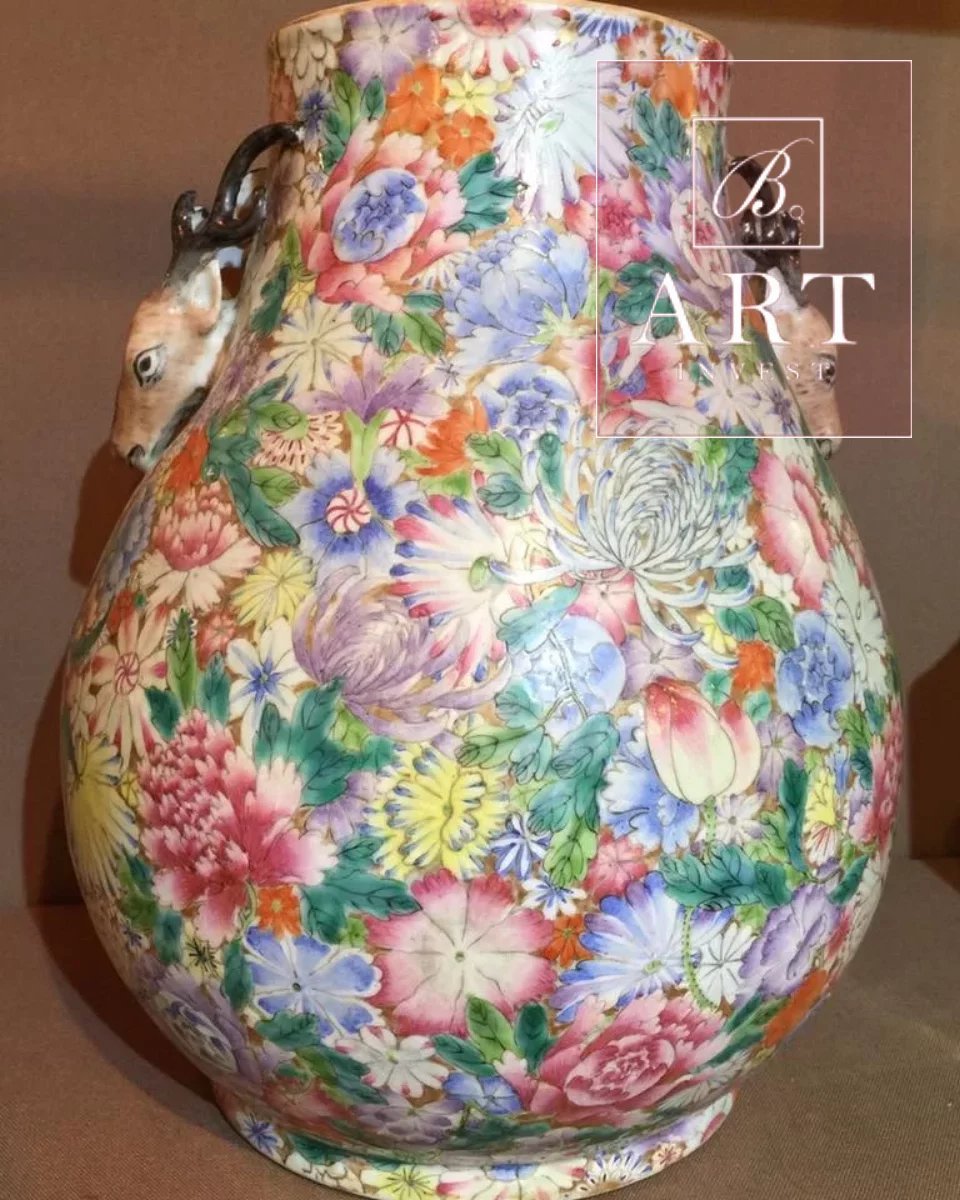Vase en porcelaine de chine fin XIXème à décor mille fleures.