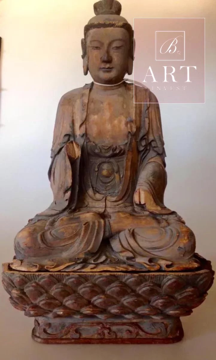 Exceptionnelle Kwan Yin en bois sculpté d'époque Ming.