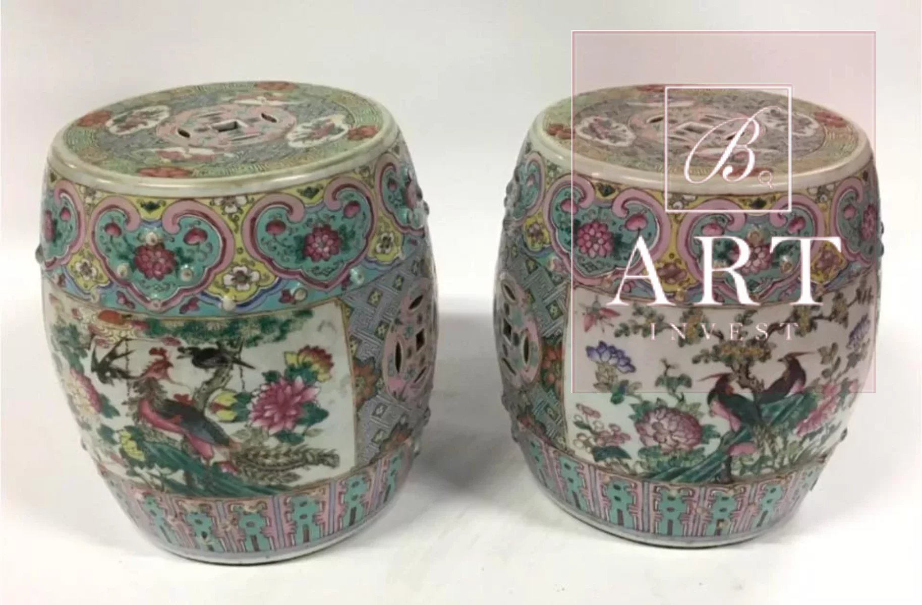Paire de tabourets en porcelaine de chine XIXème.