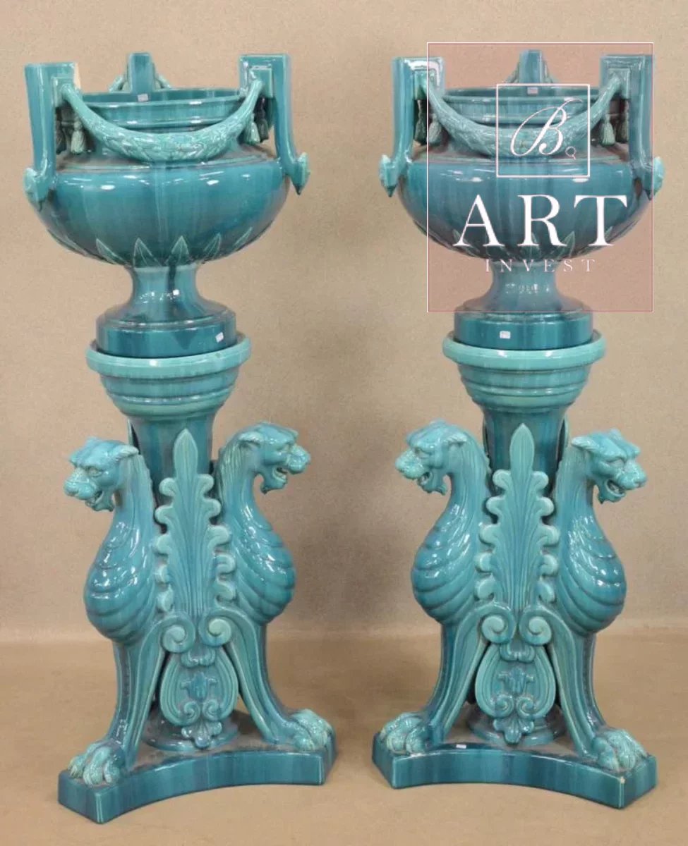 Paire de jardinières en faïence attribuées à Clement Massier, époque Napoléon III. Paire de jardinières en faïence attribuées à Clement Massier, époque Napoléon III.
