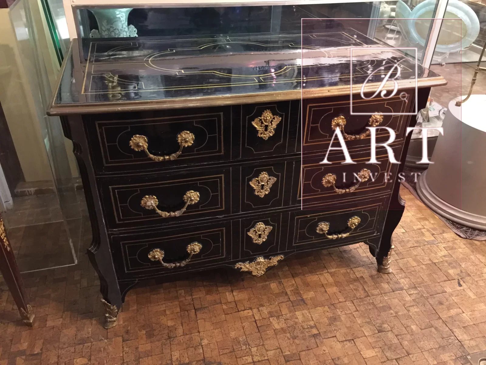Nice black commode with gilded bronzes, Louis XIV period.