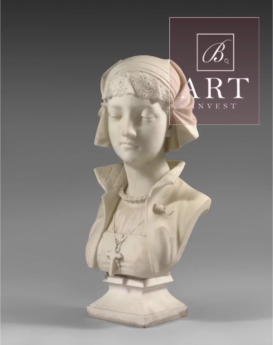 Marble sculpture of a lady.