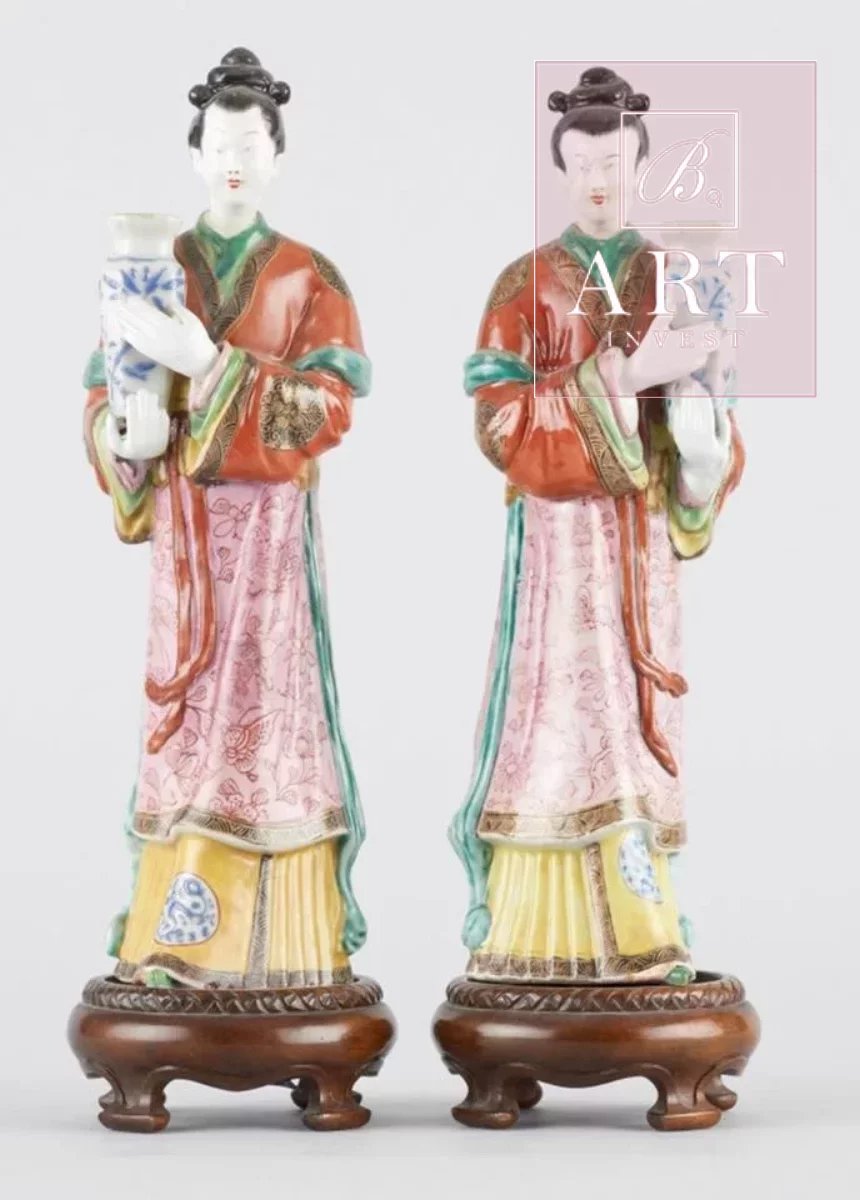 A 18th century pair of nodding head figures.